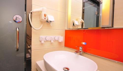 Select Room