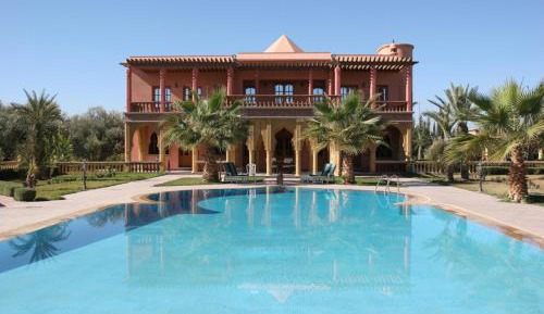 Seven-Bedroom Villa ( 14 Adults)