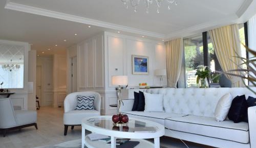 Deluxe King Suite