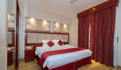 Deluxe Two-Bedroom Apartment