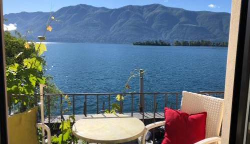 Apartment with Balcony and Lake View (6 Adults)