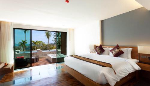 Junior Suite with Pool Access