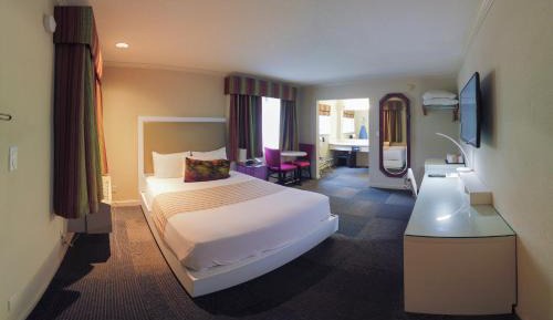 Queen Room