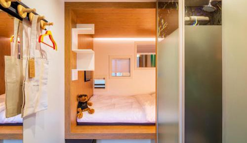 Compact room