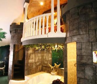 Queen Room - Romeo and Juliet I Theme
