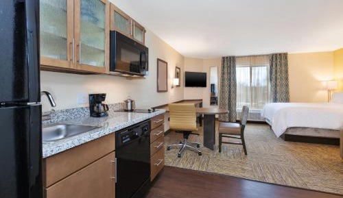 Queen Studio Suite