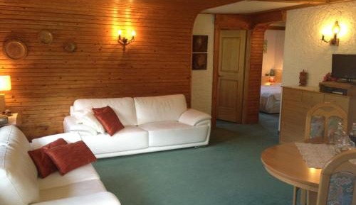 Two-Bedroom Apartment with Terrace or Balcony