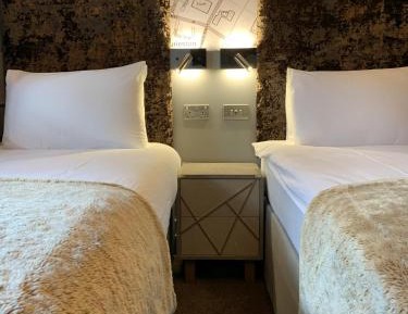 Twin Room with Shower