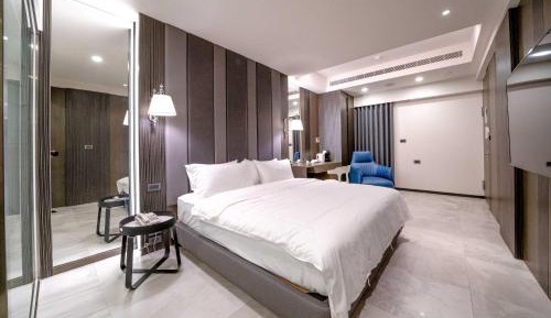 Deluxe Double Room with Shower