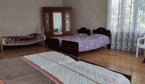 Apartment with Mountain View