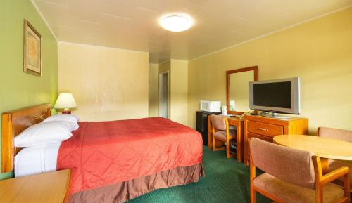Deluxe Queen Room