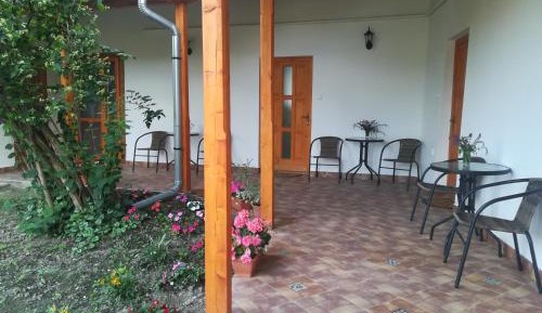 Apartment with Garden View