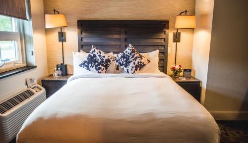 Executive Queen Room