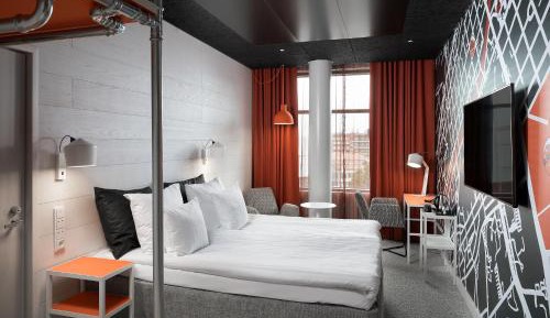 Standard King Room