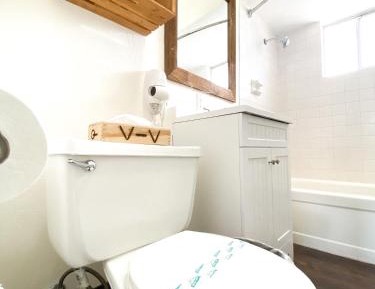Deluxe Queen Suite