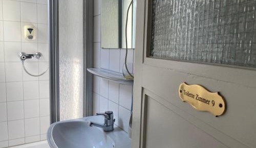 Single Room with Private External Bathroom