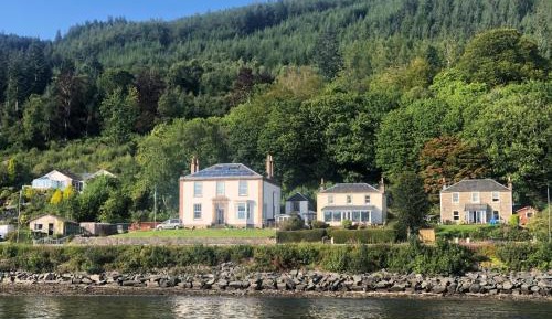 Four-Bedroom Holiday Home