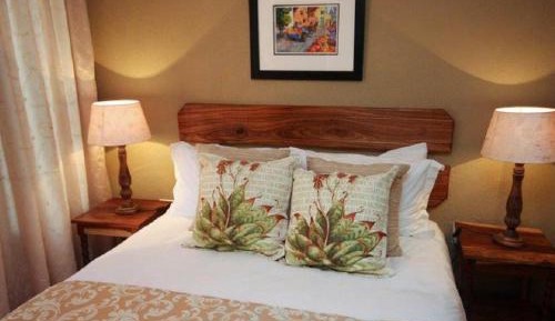 Standard Queen Room