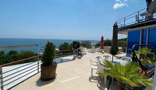 Separate Floor in a Holiday Villa with Own Entrance, 3  Bedroom and Sea View