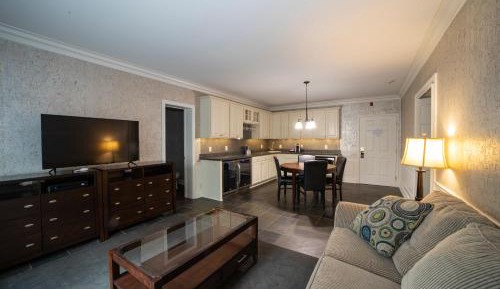 Superior King Suite