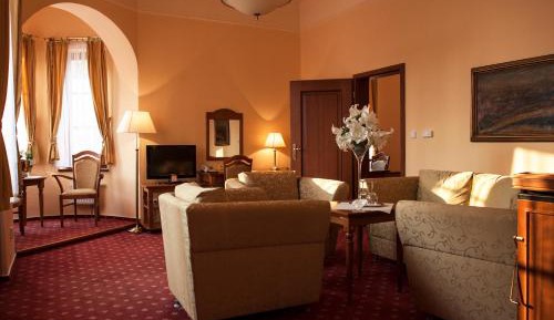 Deluxe Suite