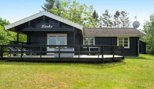 Three-Bedroom Holiday Home 