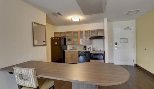 One-Bedroom King Suite