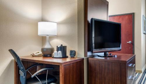 King Suite - Accessible/Non-Smoking