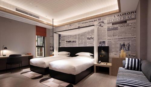 Arthur Standard Room with Twin Beds (Window faces the hall)