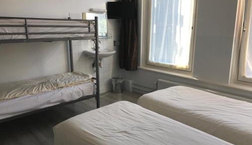 Quadruple Room with Private Bathroom