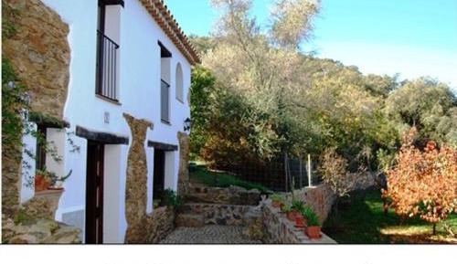 Three-Bedroom Villa (6 Adults)