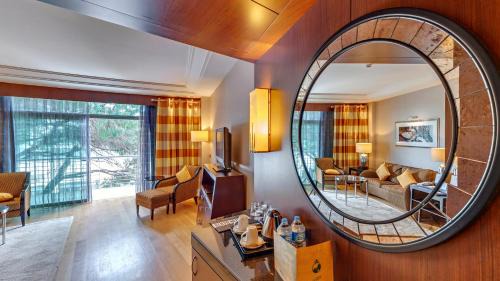 Corner Suite