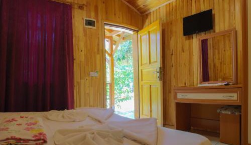 Bungalow (2 Adults)