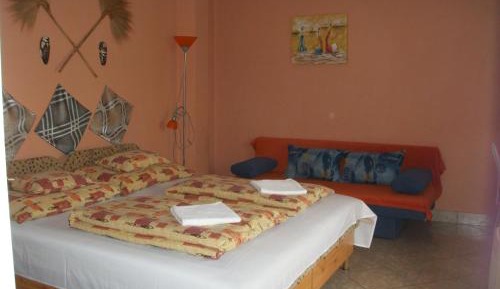 Family Room (2 Adults + 2 Children)