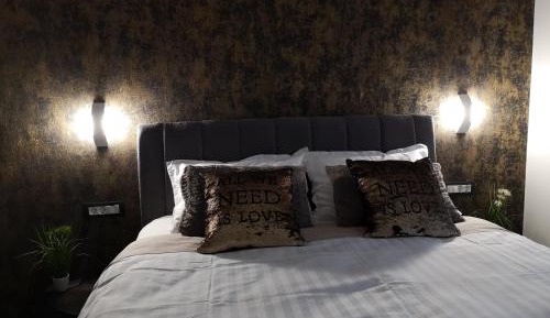 Deluxe Double Room with Extra Bed