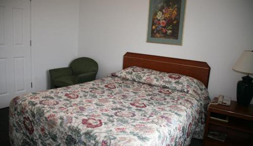 Queen Room - Pet Friendly