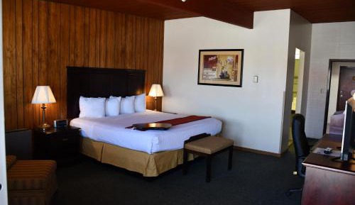Deluxe King Room