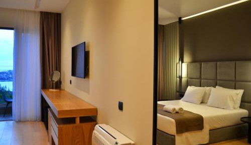 Deluxe Double Room with Balcony and Sea View