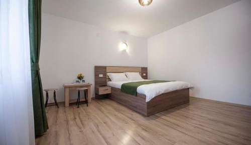 Deluxe Room (2 Adults + 1 Child)