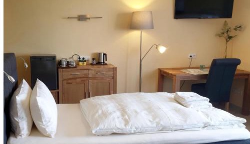 Deluxe Double Room with Shower
