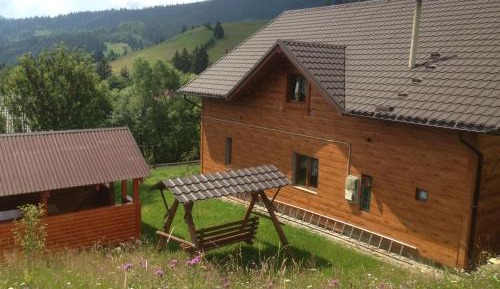 Apartment with Mountain View