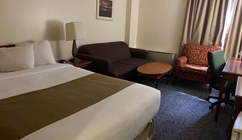 Queen Room - Disability Access/Non-Smoking