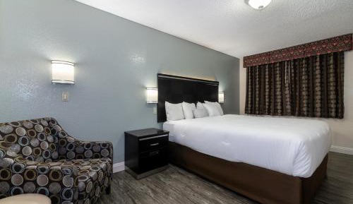 King Room - Accessible/Non-Smoking