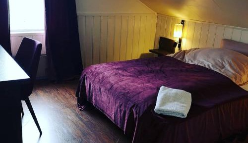 Double Room with Shared Bathroom