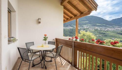 Superior One-Bedroom Apartment with Balcony