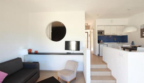 Studio (3 Adults)