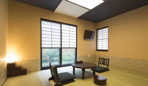Superior Japanese-Style Room with Garden View