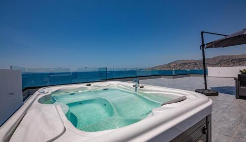 Deluxe Suite with Sea View