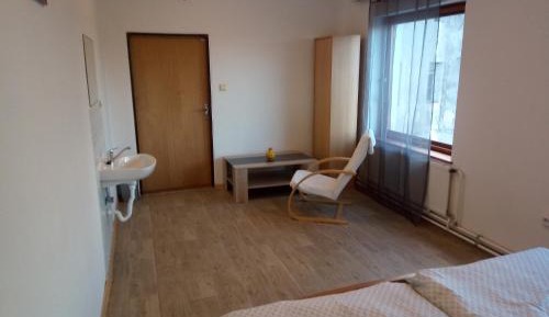 Economy Triple Room with Shared Bathroom
