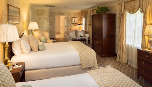 Deluxe Queen Room